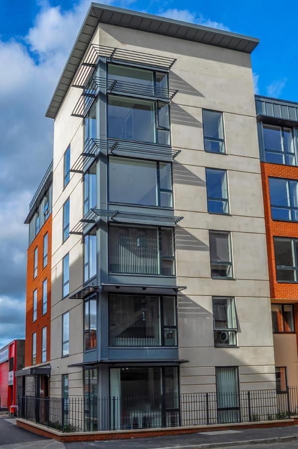 Iconic Garden Apt, Steps From City Centre & Cafes Бристол Екстериор снимка